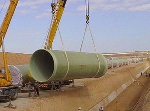 玻璃鋼夾砂管的吊裝現(xiàn)場