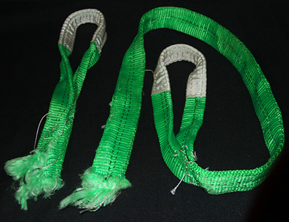 斷裂的扁平吊裝帶