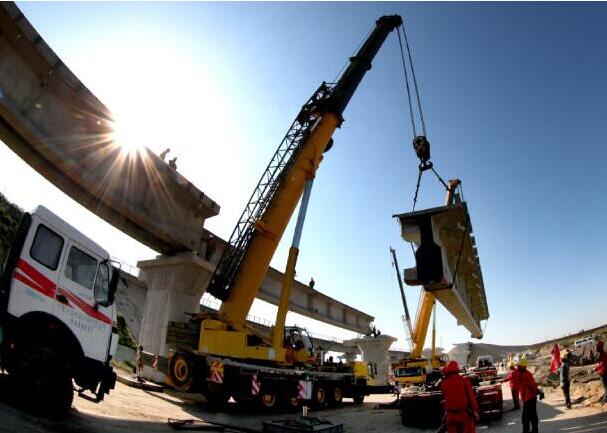 寧夏棗泉電廠除氧器全部吊裝就位