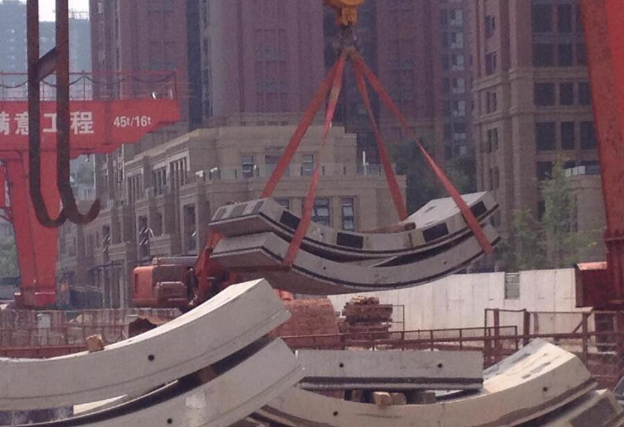 吊裝帶——建筑工地重物固定必需品